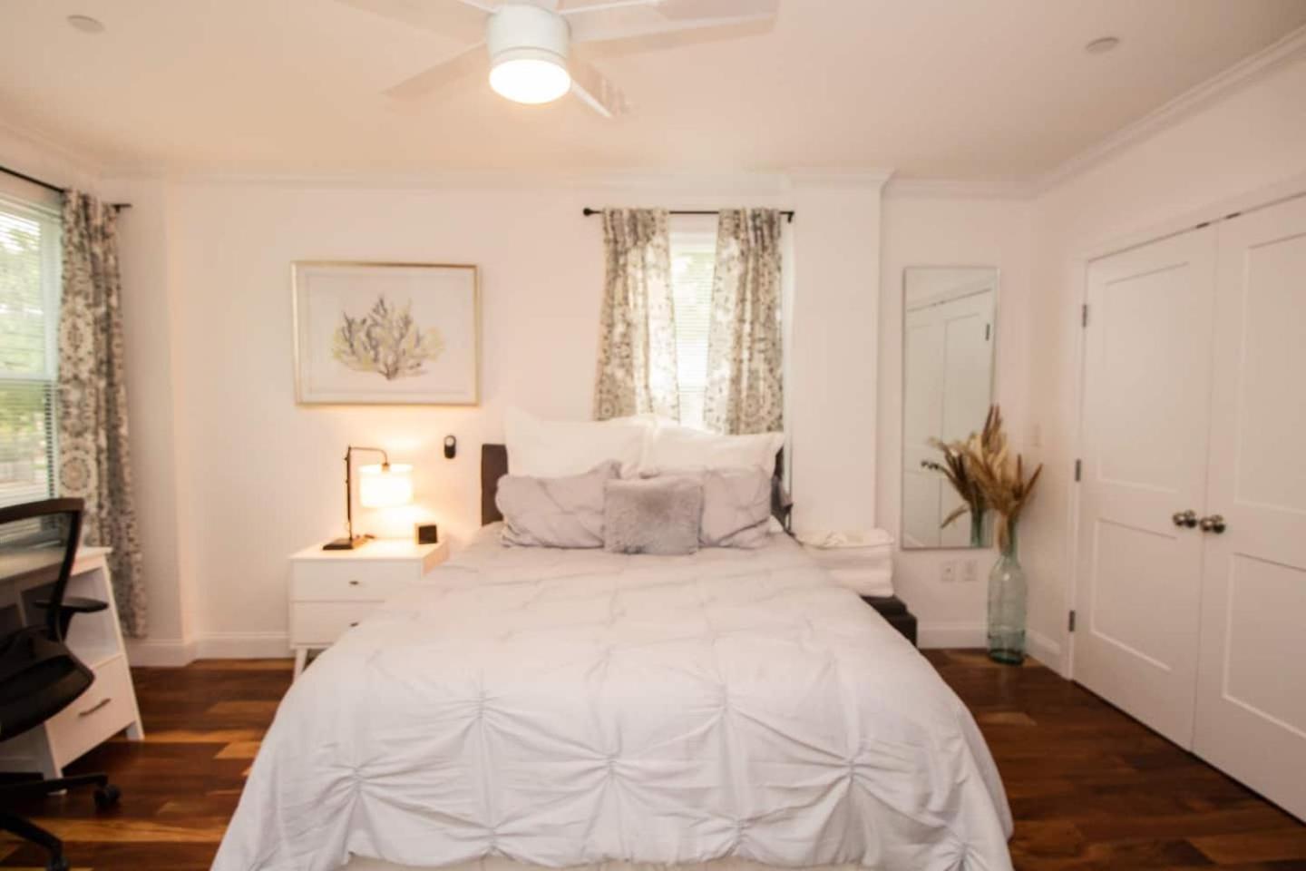 Stylish 2br W Full Kitchen, Laundry & Cen Air Boston